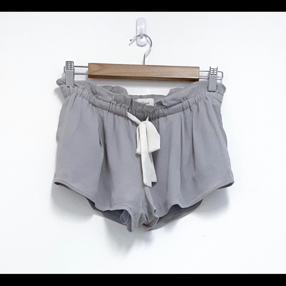 4 ITEMS (CHILDREN’S CLOTHING): 3 - shorts, 1 - romper